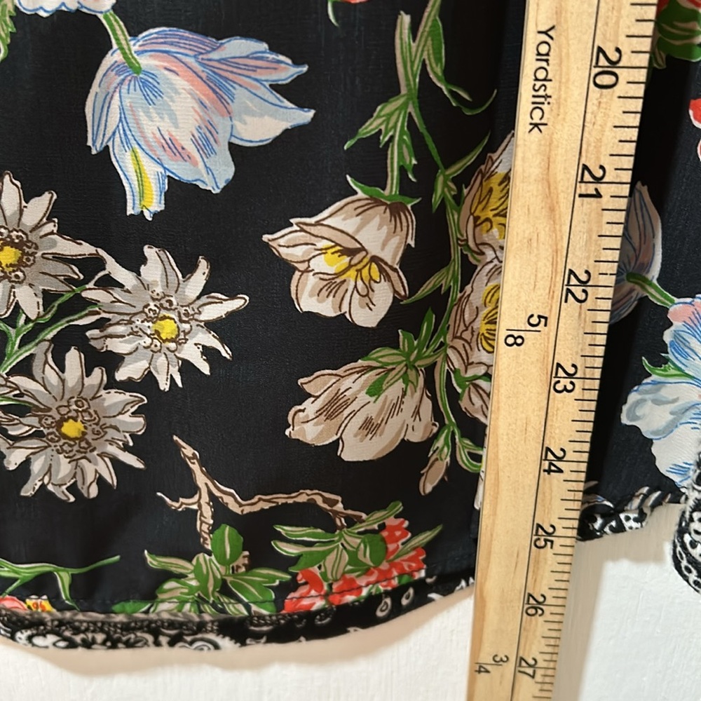 TINY ANTHROPOLOGIE BLOUSE WOMEN SIZE M BLACK MULTICOLOR FLORAL ELBOW SLEEVES - Picture 11 of 14